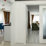Golden Star Aparthotel
