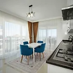 Golden Star Aparthotel 3*