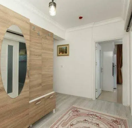 Golden Star Aparthotel