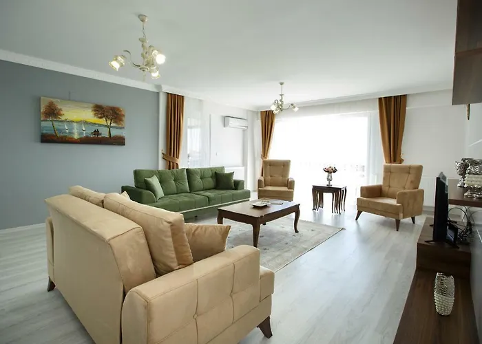 Golden Star Aparthotel 3*