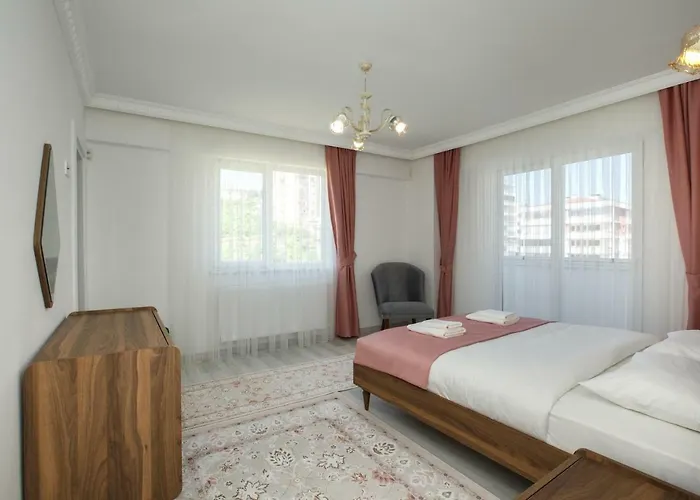 Golden Star Aparthotel