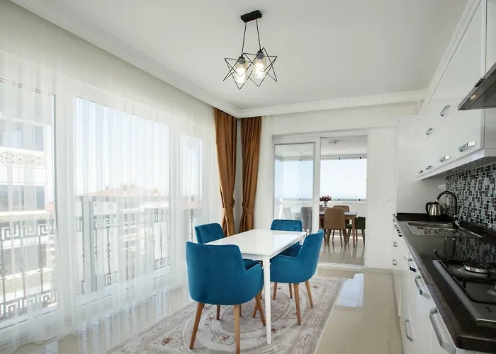 Golden Star Aparthotel 3*