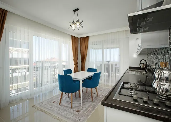 Golden Star Aparthotel 3*